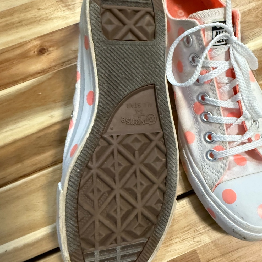 Women’s converse 10.5 - Picture 5 of 5
